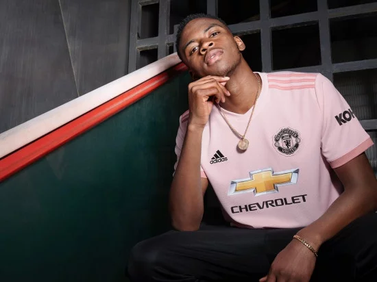 Seconda maglia manchester united 2019.webp